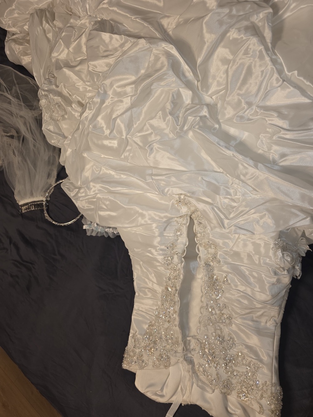 Maggie Sottero Sabelle White Bridal Wedding Gown Beaded Bodice dress gown 10 - Picture 10 of 15